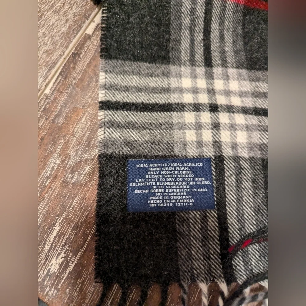 Frass Black and gray red striping‎ 100% acrylic soft scarf